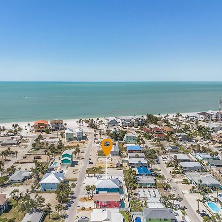 Inn-2-Blue: Poolside Fun & Beach Walks Await! Fort Myers Beach Exterior photo