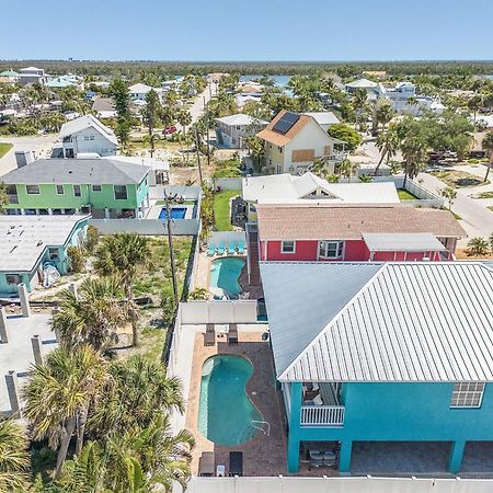 Inn-2-Blue: Poolside Fun & Beach Walks Await! Fort Myers Beach Exterior photo